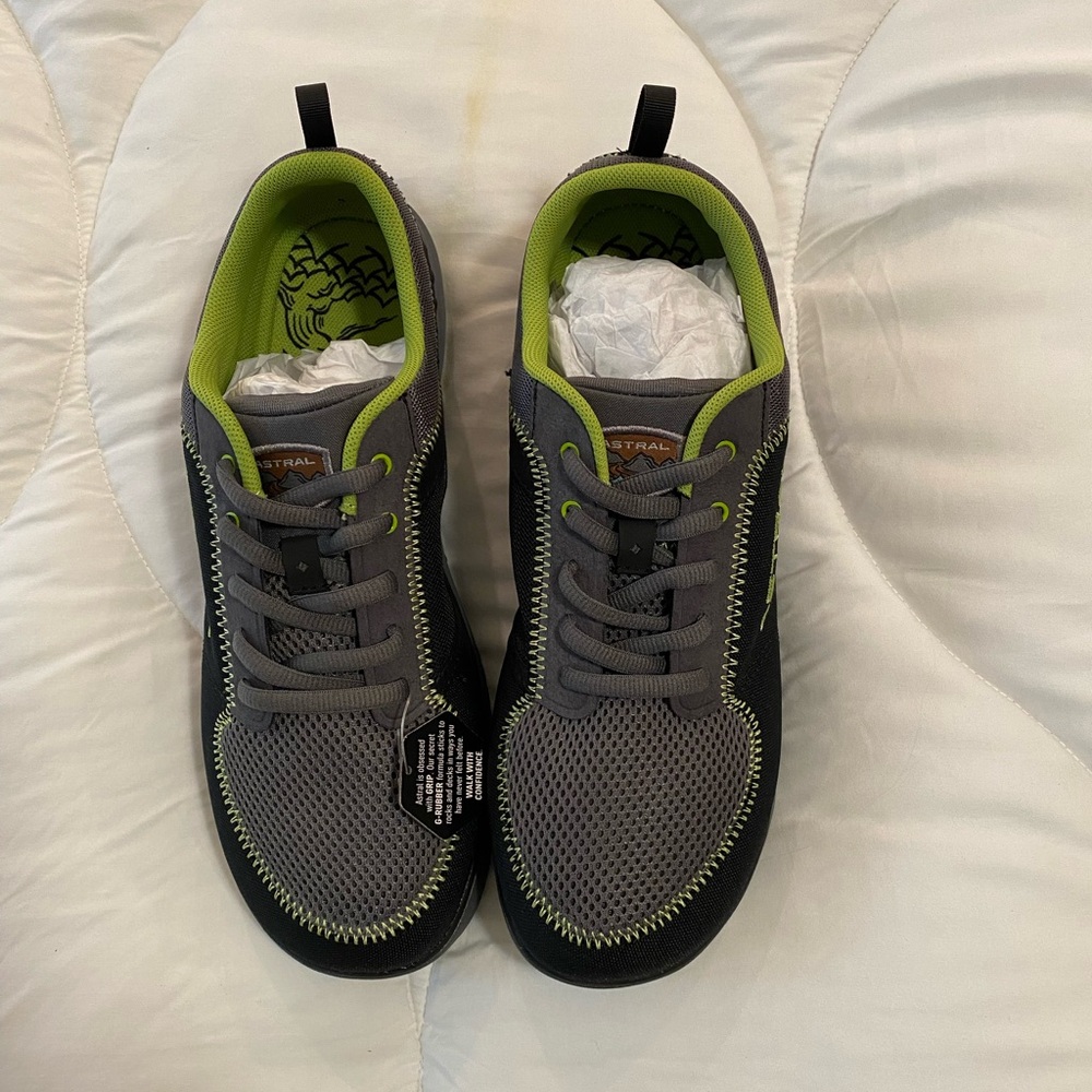 Men’s Astral Brewer Outdoor Sneaker. Size 11.5. Never worn. Black/yellow